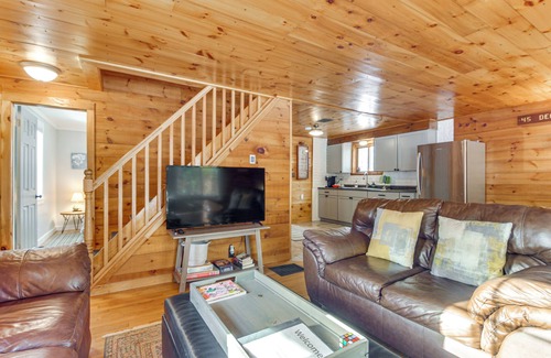 Center Ossipee Cabina | Center Ossipee Cabin w/ Game Room & Fire Pit!