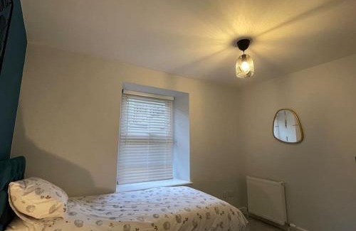 Montrose Apartamento | Central 2-Bed Flat, main door, on-street parking