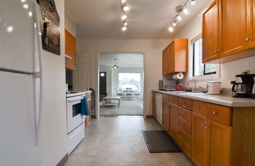 Yesler Terrace Casa | Central 2 habitaciones, cocina surtida