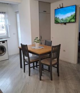 Radauti Apartamento | Central 3 Rooms Retreat - Rădăuți