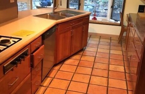 Junior College Neighborhood Association Casa | *Central A/C Quiet Safe Excellent Location Fenced In Back Yard Pets Welcomed*