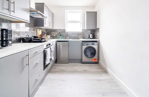 Rushmoor District Apartamento | Central Apartment | Contractors & Families | WiFi