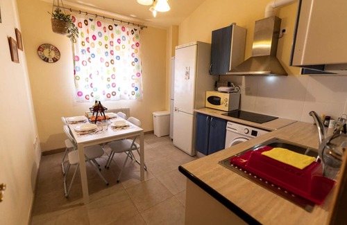 Genil Apartamento | 'Apartamento Centrico Granada' con Terraza Compartida, Wi-Fi y Aire Acondicionado