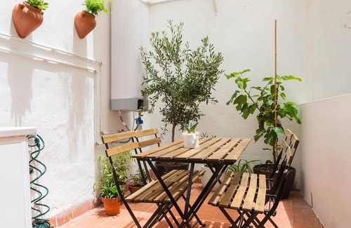 La Goleta Apartamento | Céntrico apartamento con patio y parking