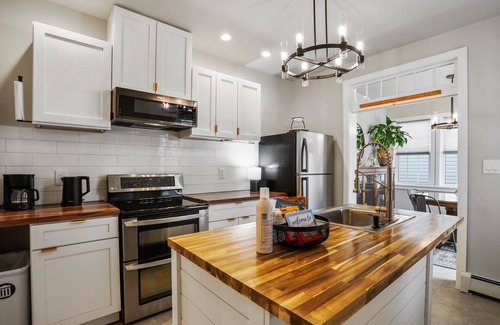 Chambersburg Apartamento | Central, Beautiful Apartment in Downtown Chambersburg