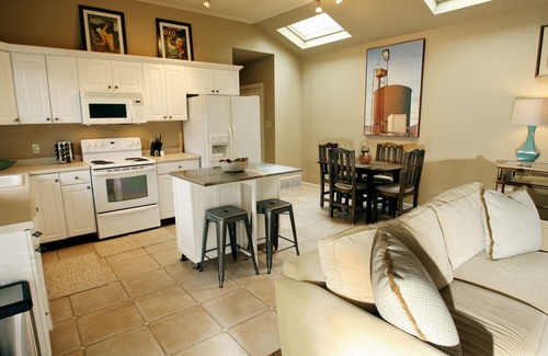 East Midtown Cabaña | Central Blue Door .... Recién renovado histórico Midtown Cottage