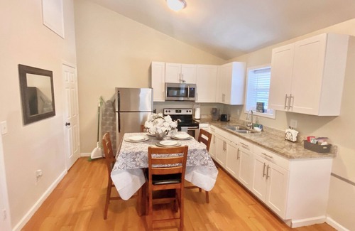 North Charleston Apartamento | Central/Charming Apt 2 Br/1 Bath.Close to Airport 15min. Private Entry