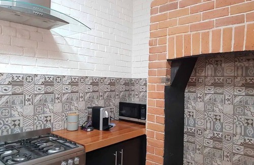 Albury Casa | Central, cosy and private Wyse Cottage