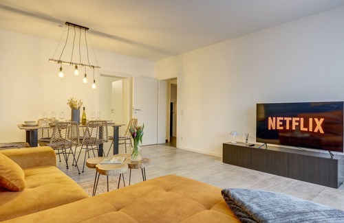 Mainz-Bingen Apartamento | Central design apartment near the shore - 105 sqm - Parking - Kitchen - Netflix