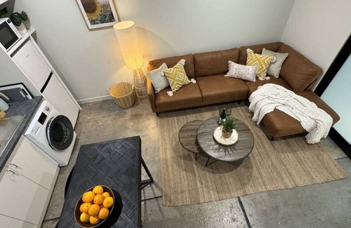 Devonport Apartamento | Central Devonport Loft- A/C Near Ocean & CBD