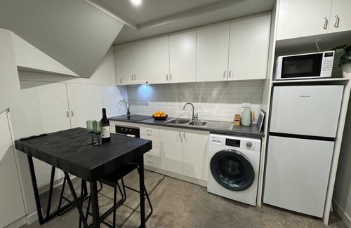 Devonport Apartamento | Central Devonport Loft- A/C Near Ocean & CBD
