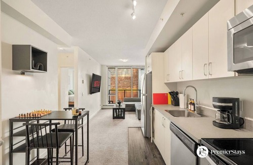 East Village Apartamento | Central DT » King Bed » Near Library » Fitness Centre