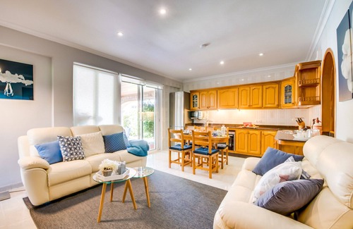 Lloseta Villa | Finca céntrica Mallorca Finca alegre con piscina