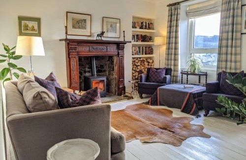 Hawick Apartamento | Central Hawick spacious stylish flat with log burner