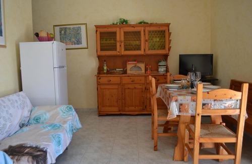 San Foca Casa | Casa de vacaciones céntrica con terraza y jardín; aparcamiento disponible