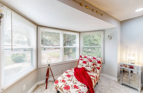 Pensacola Heights Casa | Central Home with Large Yard, Full Kitchen, Private Washer/Dryer & Smart TVs