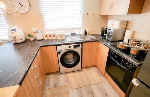 Paarl Apartamento | Central located on the Main rd, fully equiped apartment.