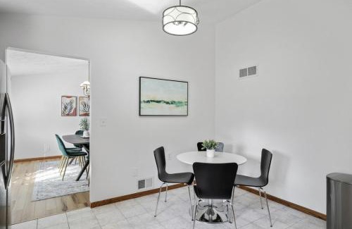 West Omaha Casa | Central Location - 2 living spaces & covered patio!