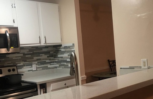 Richmond Apartamento | ¡Locacion central! Cerca de HWY 80/580, Richmond Bart, refinería, Marina, SF