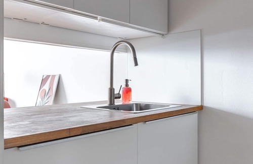 Lahti Apartamento | Central Studio Apartment with Balcony