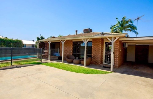 Mulwala Casa | Central to all Mulwala has to offer. Cosy and well appointed unit.