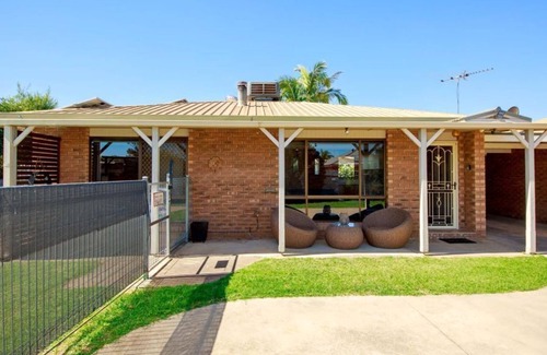 Mulwala Casa | Central to all Mulwala has to offer. Cosy and well appointed unit.
