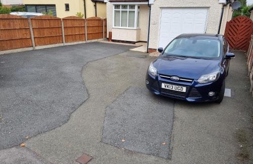 Frampton on Severn Casa | Central to town, 4 bedrooms, sleeps 7, parking for 4 plus cars