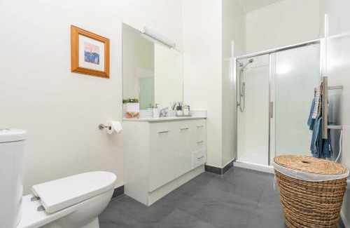 Woodhill Casa | Central Villa Oasis