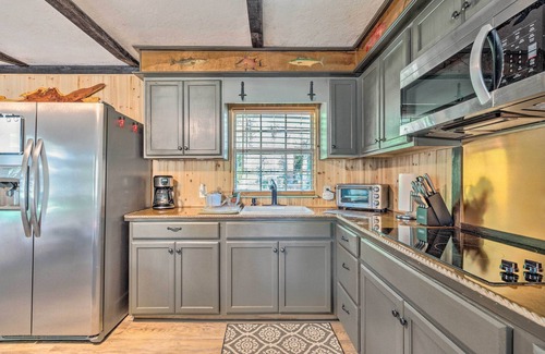Yankeetown Casa | Central Yankeetown Hideaway: Walk to Water!