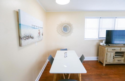 Jacksonville Beach Apartamento | Centrally Located Efficiency One Mile to the Beach!