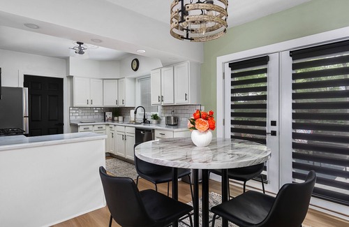 Davenport Casa | Centrally located 2 bedroom! Updated!