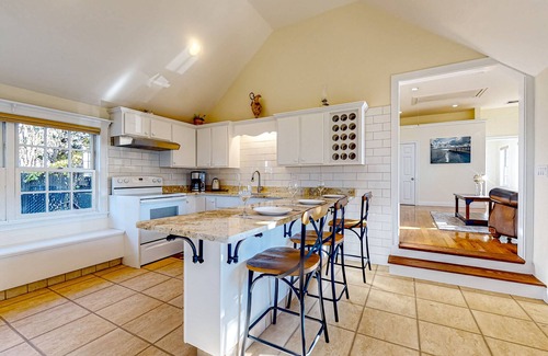 Gloucester Casa | Centrally located charmer with expansive patio, board games, & central AC