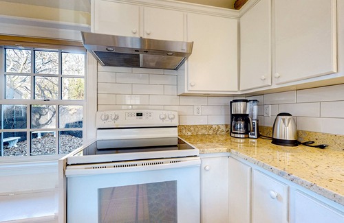 Gloucester Casa | Centrally located charmer with expansive patio, board games, & central AC