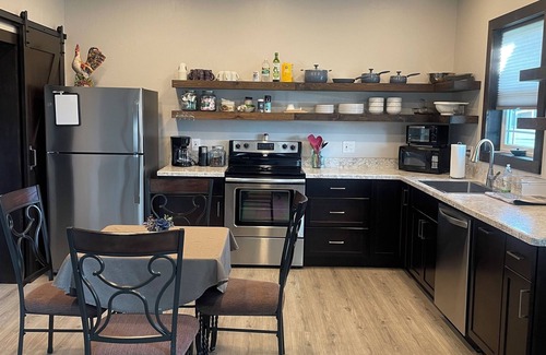 Evergreen Cabaña | Centrally located. Cute, clean cottage. Full bath. Washer, Dryer. Kitchen.
