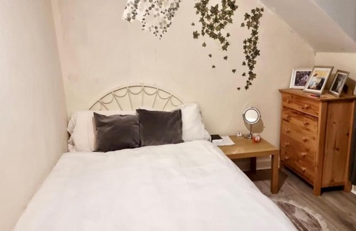 Leeds Casa | Centrally located Double Bedroom in Leeds