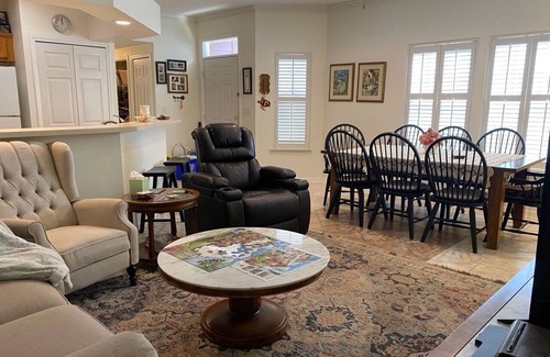 Gainesville Condominio | Centrally located for all Gainesville UF activities, shopping or hospitals.