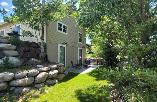 Burns Cabaña | Centrally Located Guest House only 25 mins to ski resorts and hot Springs