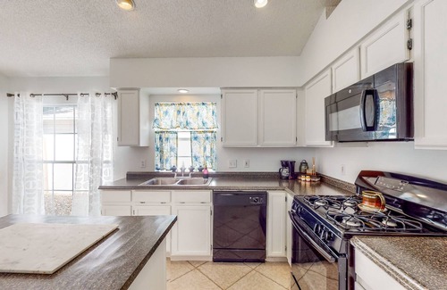 Casselberry Casa | Centrally located home with a firepit, large yard