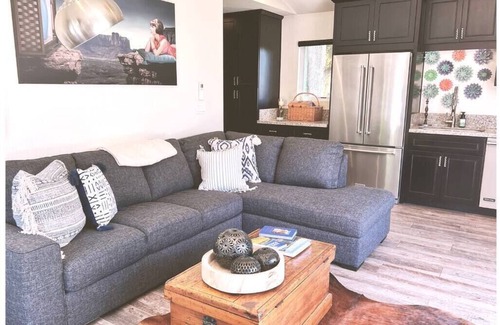 Glen Ellen Cabaña | Centrally Located Luxury Wine Country Retreat - 30 Day Rental