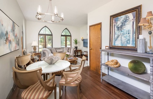 Delaware Casa | Centrally located Mansion Guest House