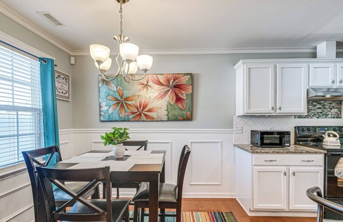 Southeast Raleigh Casa | Centrally Located Raleigh Townhome w/ Pool Access