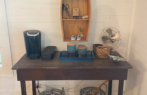 Panacea Cabaña | Centrally located to fishing, biking, hiking, beaches, and seafood restaurants.