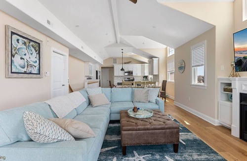Sea Isle City Casa | Centrally located near Promenade, Restaurants and Shopping!