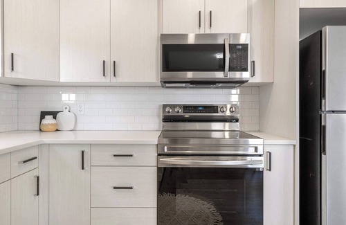 Pincher Creek Casa | Centre Peak View | Perfect for Families | Sleeps 9