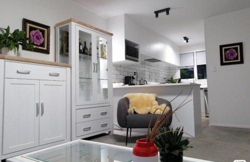 Takapuna Apartamento | Centre Takapuna 2 Beds & Garage & Netflix