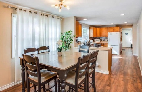 Downtown Rochester Casa | Centric Ranch in South ave by Downtown UofR Airport