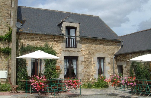 Les Champs-Geraux Cabaña | Gîte-Familiar-Baño privado con bañera-Terraza-Gîte Cerise