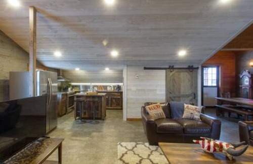 Homerville Cabina | CF Ranch & Cattle Co.- Lodge and CrossFit Gym