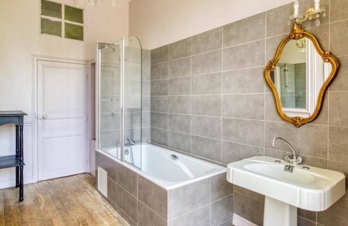 Pleurs Otro | Château en Campagne