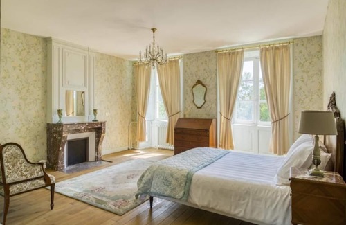 Pleurs Otro | Château en Campagne